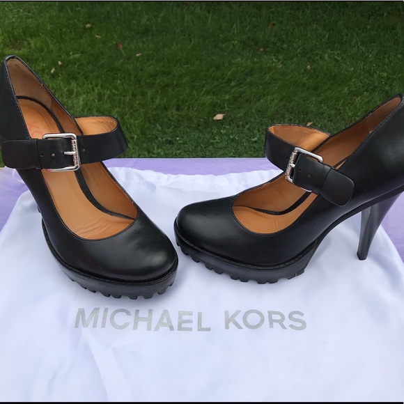 Michael Kors Shoes - 💗💗Michael Kors black Heels💗💗
